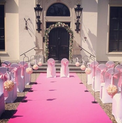 Roze loper bruiloft decoratie